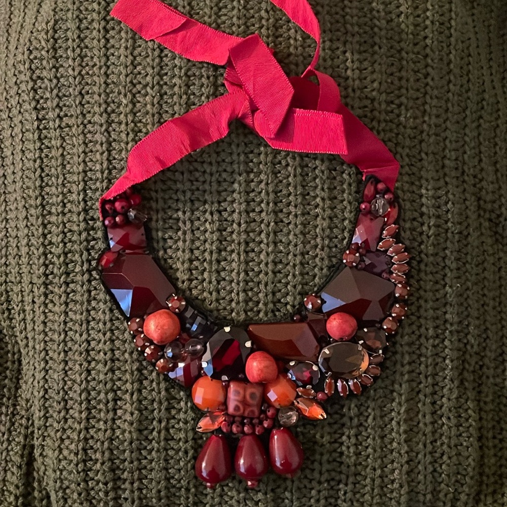 Red and burgundy bib necklace
